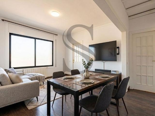 Piso en venta en calle De L'agricultura, Barcelona, de 99 m² 4 habitaciones por 319.900