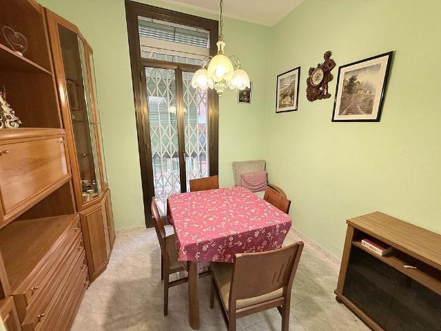 Piso en venta en calle De L'alba, Barcelona, de 68 m² 4 habitaciones por 390.000