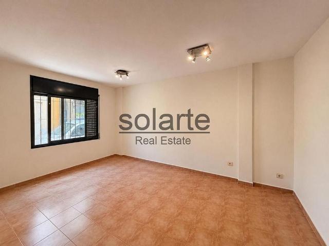 Piso en venta en calle De L'albareda, Hospitalet de Llobregat, L´, de 47 m² 1 habitación por 180.000
