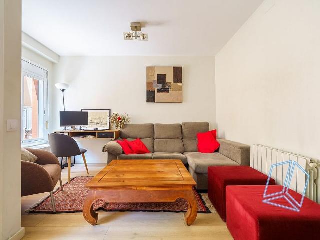 Piso en venta en calle De L'alcalde de Móstoles, Barcelona, de 75 m² 3 habitaciones por 399.000