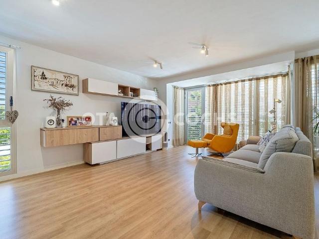 Piso en venta en calle De L'antic Pas del Ferrocarril, Reus, de 164 m² 3 habitaciones por 399.900