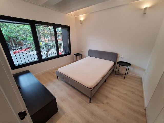 Piso en venta en calle De Las Navas de Tolosa, Barcelona, de 52 m² 1 habitación por 260.000