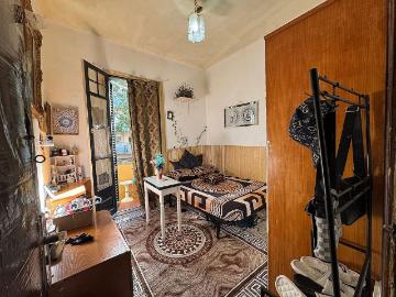 Piso en venta en calle De Las Navas de Tolosa, Barcelona, de 75 m² 4 habitaciones por 255.000