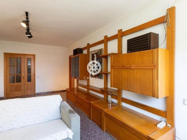 Piso en venta en calle De Las Navas de Tolosa, Barcelona, de 83 m² 4 habitaciones por 450.000