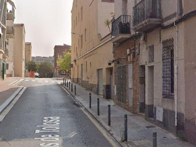 Piso en venta en calle De Las Navas de Tolosa, Terrassa, de 58 m² 2 habitaciones por 212.500