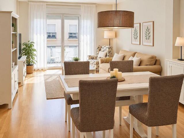 Piso en venta en calle De L'arquebisbe Alemany, Vic, de 85 m² 2 habitaciones por 265.000