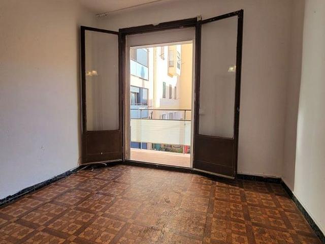 Piso en venta en calle De Larrard, Barcelona, de 60 m² 3 habitaciones por 276.000