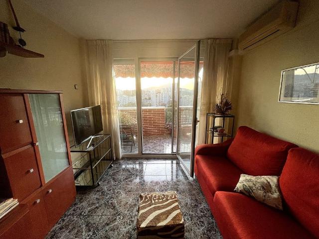 Piso en venta en calle De L'artesania, Barcelona, de 67 m² 3 habitaciones por 315.000