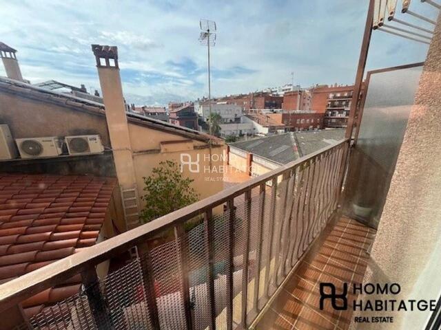 Piso en venta en calle De Latorre, Sabadell, de 98 m² 3 habitaciones por 262.000