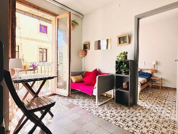 Piso en venta en calle De L'atlàntida, Barcelona, de 32 m² 2 habitaciones por 219.000