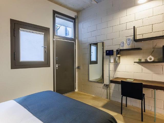 Piso en venta en calle De L'aurora, Barcelona, de 45 m² 1 habitación por 299.000