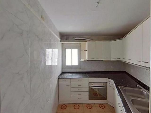 Piso en venta en calle De L'autonomia, Badalona, de 58 m² 3 habitaciones por 107.150