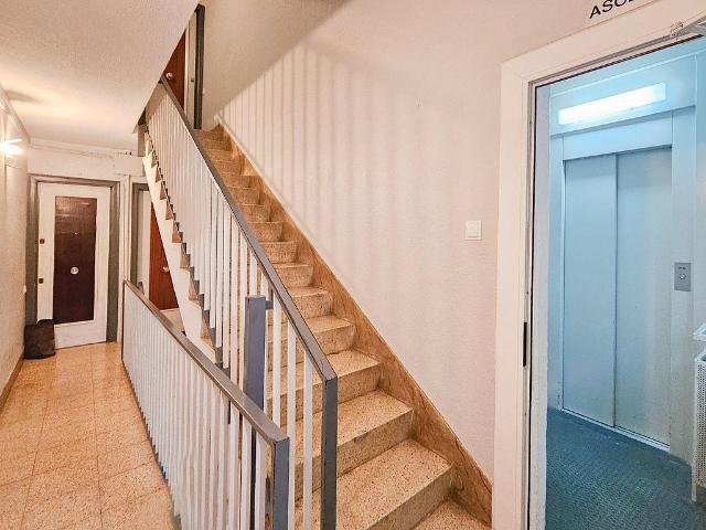 Piso en venta en calle De L'aviació, Hospitalet de Llobregat, L´, de 81 m² 4 habitaciones por 270.000