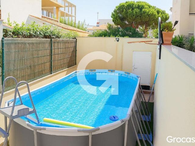 Piso en venta en calle De L'ebre, Calafell, de 73 m² 3 habitaciones por 299.000