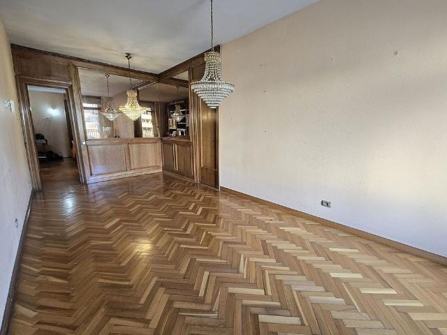 Piso en venta en calle De L'encarnació, Barcelona, de 113 m² 4 habitaciones por 595.000