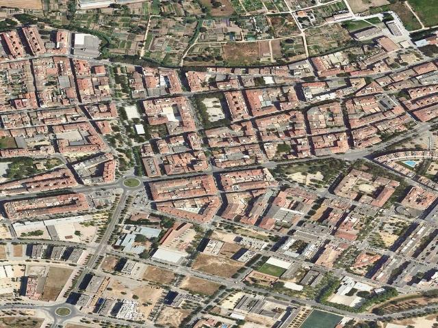 Piso en venta en calle De Les Agudes, Girona, de 109 m² 3 habitaciones por 140.000