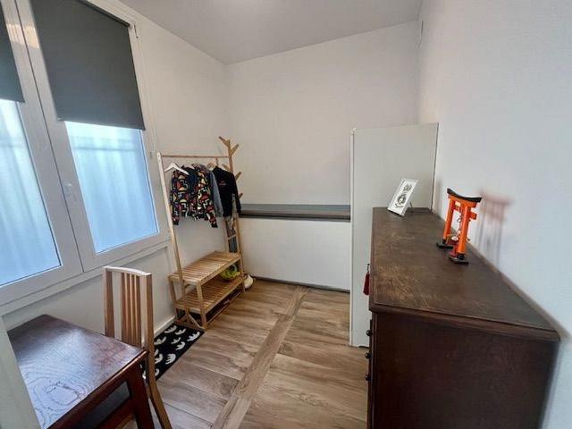 Piso en venta en calle De Les Camèlies, Barcelona, de 119 m² 3 habitaciones por 399.000