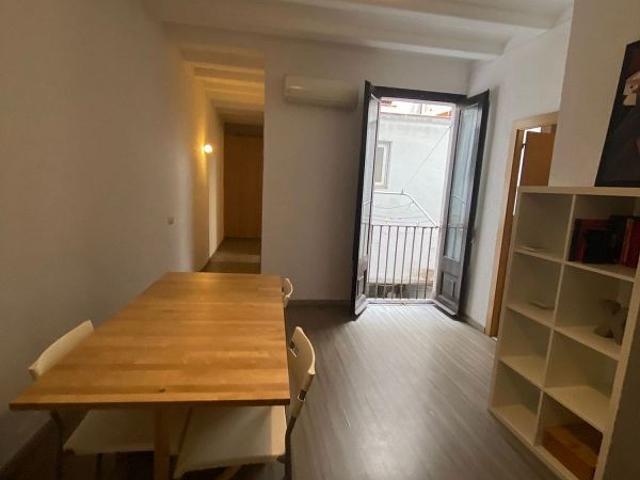 Piso en venta en calle De Les Cabres, Barcelona, de 70 m² 3 habitaciones por 225.000