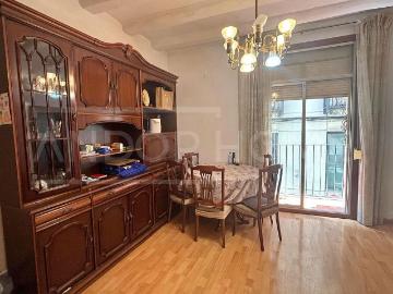 Piso en venta en calle De Les Carretes, Barcelona, de 47 m² 2 habitaciones por 179.000