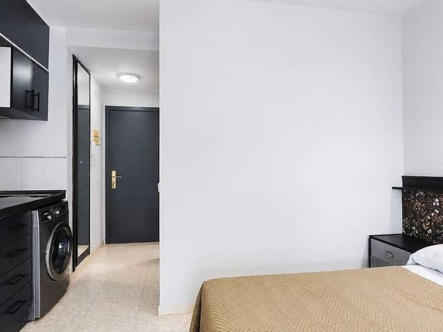 Piso en venta en calle De Les Dunes, Salou, de 40 m² 1 habitación por 159.000