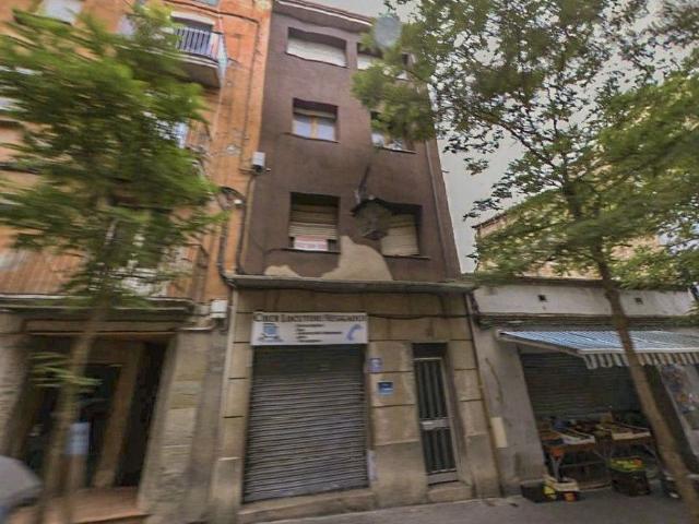 Piso en venta en calle De Les Escodines, Manresa, de 90 m² 2 habitaciones por 73.000