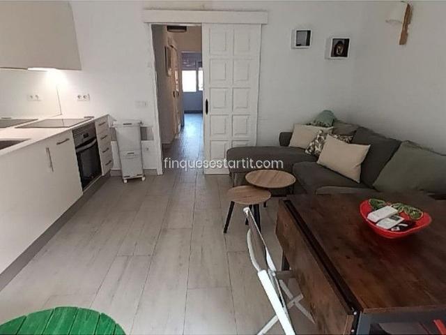 Piso en venta en calle De Les Illes, Torroella de Montgrí, de 57 m² 1 habitación por 135.000