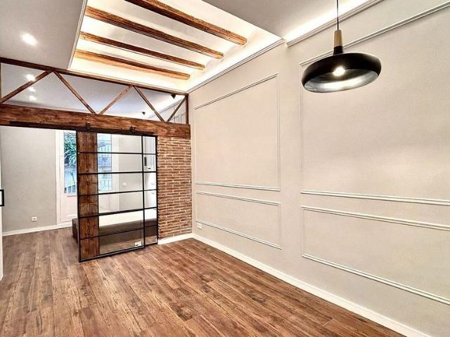 Piso en venta en calle De Les Sitges, Barcelona, de 42 m² 1 habitación por 339.000