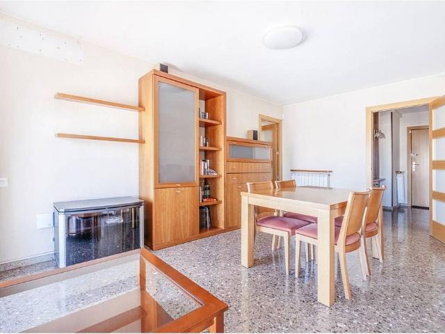 Piso en venta en calle De L'escultor Armengol, Terrassa, de 95 m² 4 habitaciones por 285.000