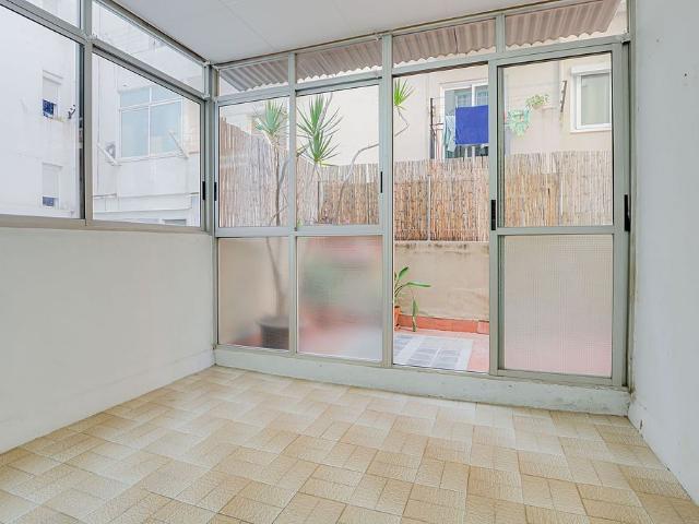 Piso en venta en calle De L'escorial, Barcelona, de 70 m² 3 habitaciones por 390.000