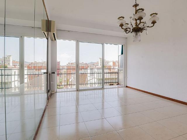 Piso en venta en calle De L'escorial, Barcelona, de 92 m² 4 habitaciones por 475.000