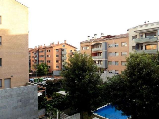 Piso en venta en calle De L'església, Castelldefels, de 90 m² 3 habitaciones por 420.000