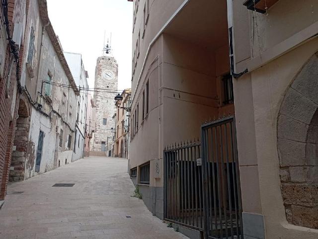 Piso en venta en calle De L'església, Olesa de Montserrat, de 75 m² 2 habitaciones por 135.000