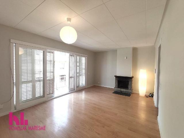 Piso en venta en calle De L'església, Pineda de Mar, de 100 m² 4 habitaciones por 240.000