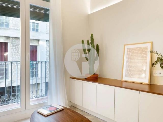 Piso en venta en calle De L'est, Barcelona, de 47 m² 1 habitación por 215.000
