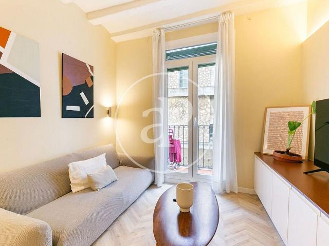 Piso en venta en calle De L'est, Barcelona, de 42 m² 1 habitación por 215.000