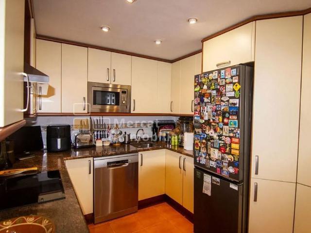 Piso en venta en calle De Lepant, Barcelona, de 68 m² 3 habitaciones por 430.000