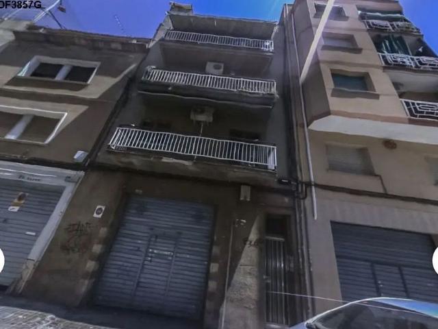 Piso en venta en calle De Lepanto, Badalona, de 60 m² 2 habitaciones por 40.500