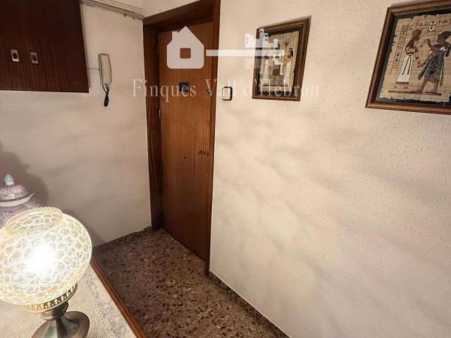 Piso en venta en calle De L'harmonia, Barcelona, de 55 m² 3 habitaciones por 270.000