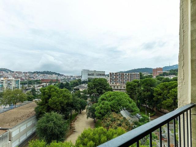 Piso en venta en calle De L'harmonia, Barcelona, de 60 m² 3 habitaciones por 380.000