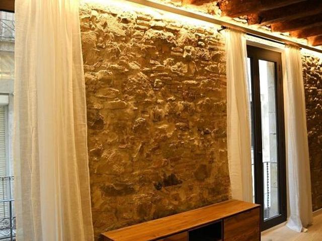 Piso en venta en calle De L'hostal D'en Sol, Barcelona, de 65 m² 2 habitaciones por 430.000