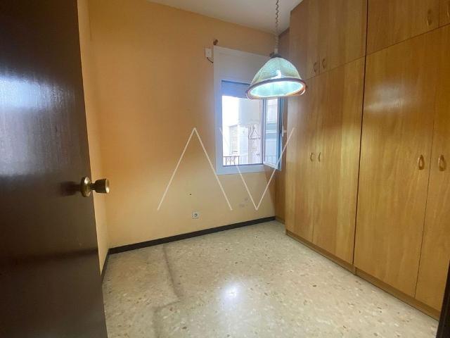 Piso en venta en calle De L'hospital, Barcelona, de 85 m² 4 habitaciones por 425.000