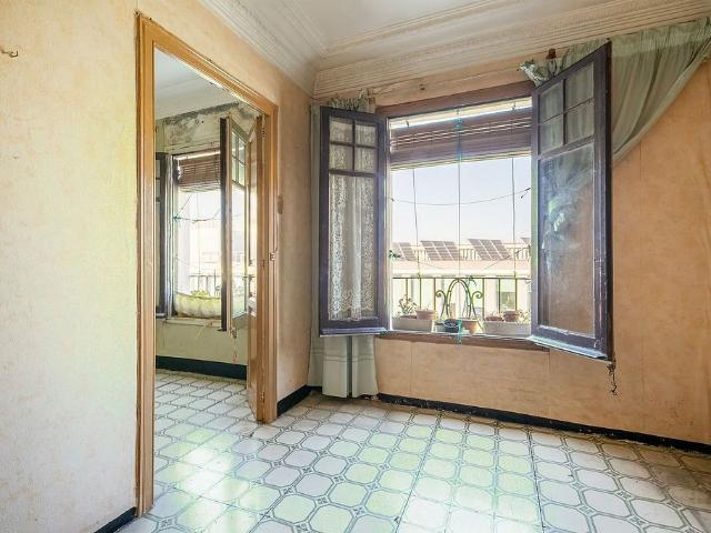 Piso en venta en calle De Llança, Barcelona, de 66 m² 2 habitaciones por 295.000