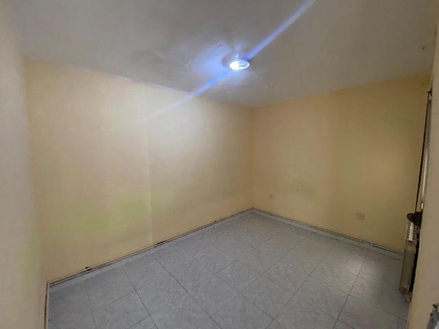 Piso en venta en calle De Llançà, Hospitalet de Llobregat, L´, de 60 m² 3 habitaciones por 143.000
