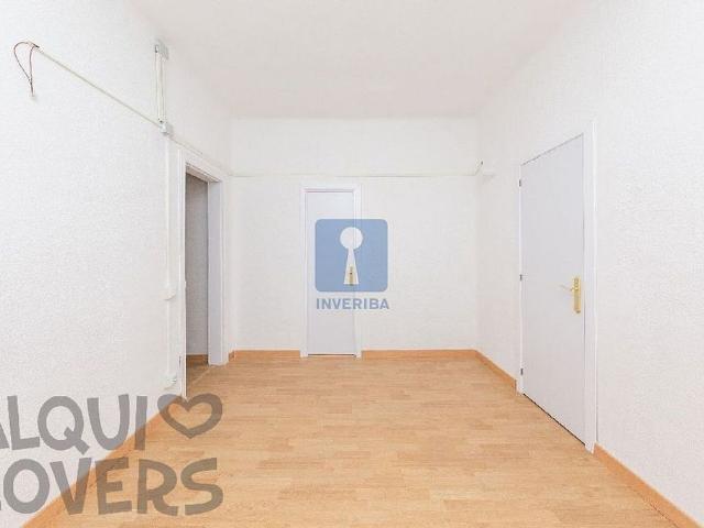 Piso en venta en calle De Llançà, Hospitalet de Llobregat, L´, de 60 m² 4 habitaciones por 120.000