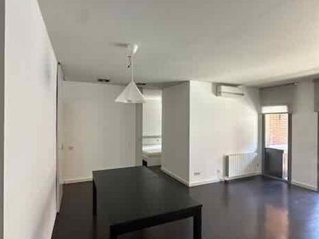 Piso en venta en calle De Lluçà, Barcelona, de 95 m² 3 habitaciones por 560.000