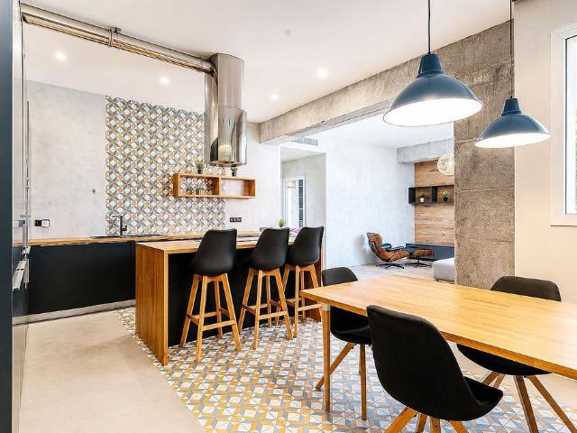 Piso en venta en calle De Llull, Barcelona, de 213 m² 3 habitaciones por 735.000