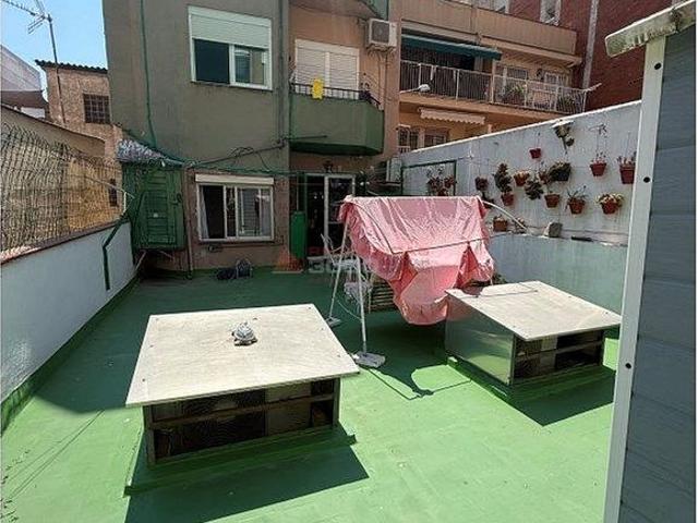 Piso en venta en calle De L'oblit, Barcelona, de 46 m² 3 habitaciones por 320.000