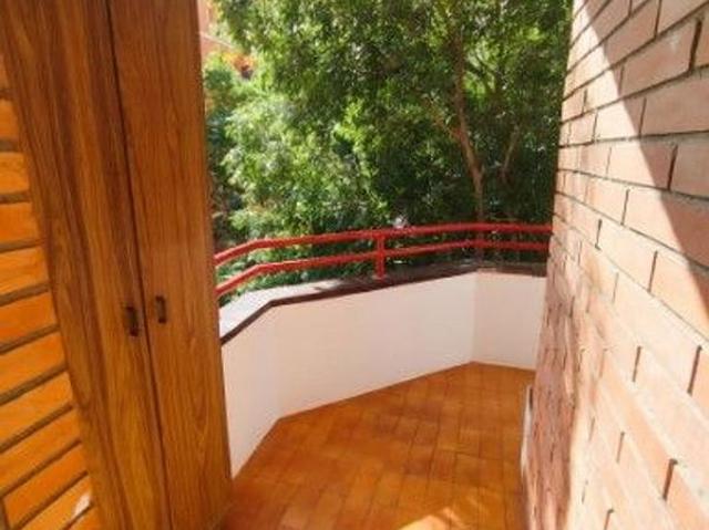 Piso en venta en calle De Londres, Barcelona, de 76 m² 2 habitaciones por 480.000