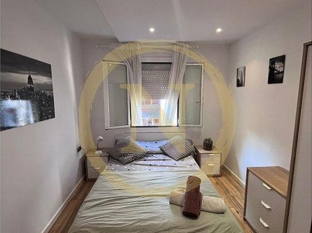 Piso en venta en calle De Pujós, Hospitalet de Llobregat, L´, de 38 m² 2 habitaciones por 240.000
