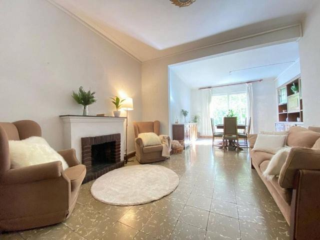 Piso en venta en calle De Padilla, Barcelona, de 120 m² 5 habitaciones por 539.000